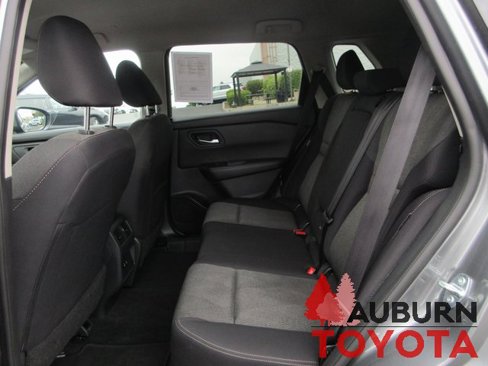Used 2024 Nissan Rogue SV image 22