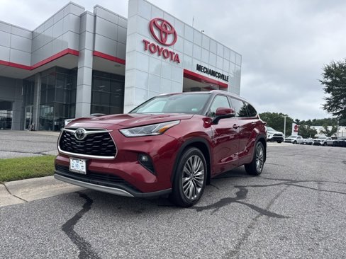 Used 2021 Toyota Highlander Platinum image 1