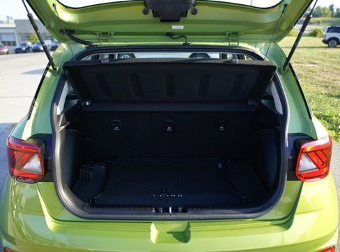 Used 2021 Hyundai Venue SEL w/ Cargo Package image 7