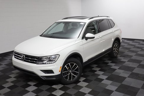 Used 2021 Volkswagen Tiguan SE image 2
