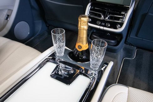 Used 2023 Bentley Bentayga Extended Wheelbase image 50