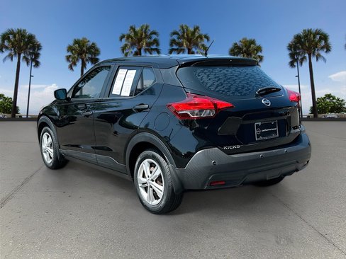 Used 2020 Nissan Kicks S image 7