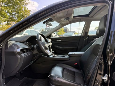Certified 2020 Nissan Altima 2.5 SR w/ Premium Package image 13
