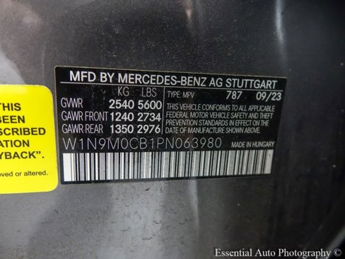 Used 2023 Mercedes-Benz EQB 250+ w/ Exclusive Package image 39