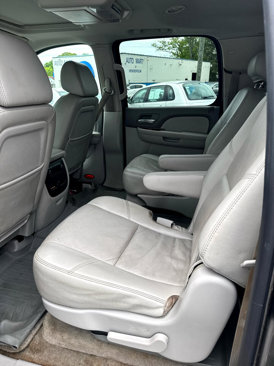 Used 2009 Chevrolet Suburban LTZ image 16