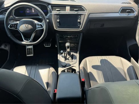 Certified 2022 Volkswagen Tiguan SE R-Line image 28