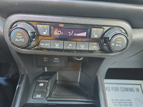 Used 2021 Nissan Kicks SR image 25