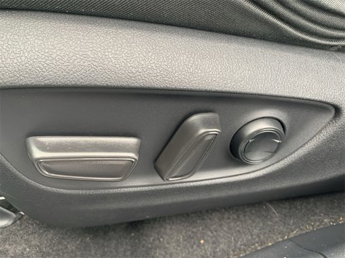 Used 2021 Toyota RAV4 XLE image 12
