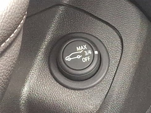 Used 2023 GMC Terrain SLT image 29