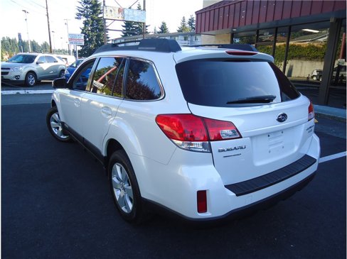 Used 2010 Subaru Outback 2.5i Premium image 8