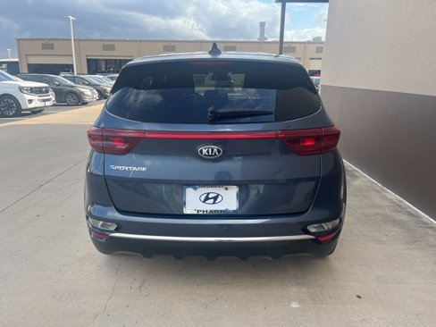 Used 2020 Kia Sportage LX image 3
