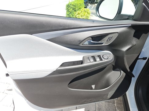 New 2025 Buick Envista Preferred image 17