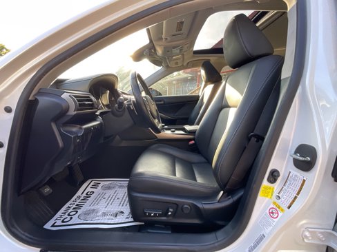 Used 2017 Lexus IS 200t image 13