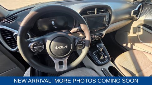 Used 2023 Kia Soul LX image 10