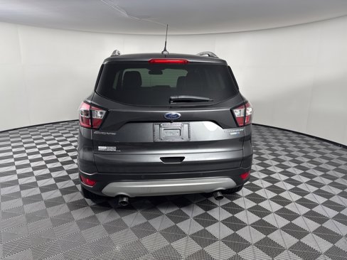 Used 2018 Ford Escape Titanium image 4