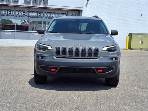 Used 2019 Jeep Cherokee Trailhawk w/ Cold Weather Group image 2
