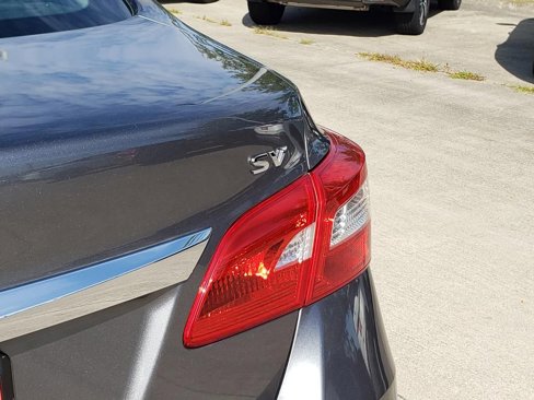 Used 2018 Nissan Sentra SV w/ Premium Package (P01) image 11