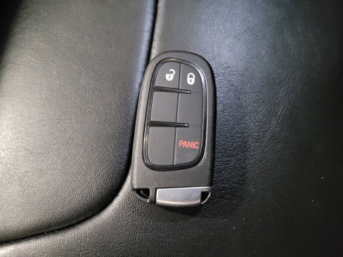 Used 2020 Jeep Cherokee Latitude Plus image 32