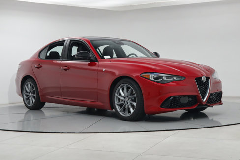 New 2024 Alfa Romeo Giulia Ti image 7