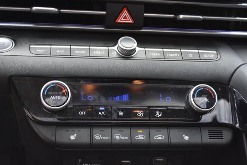 Used 2023 Hyundai Elantra Limited image 21