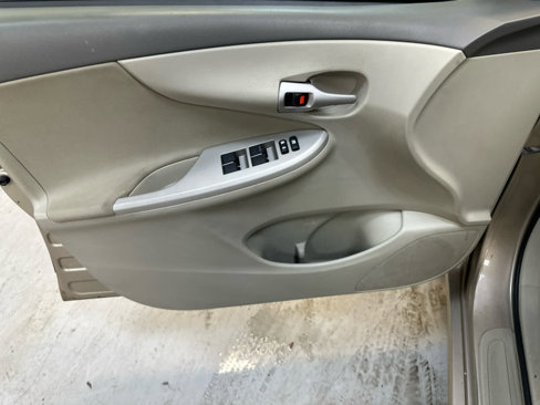 Used 2010 Toyota Corolla LE image 28