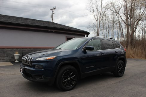 Used 2018 Jeep Cherokee Latitude image 12