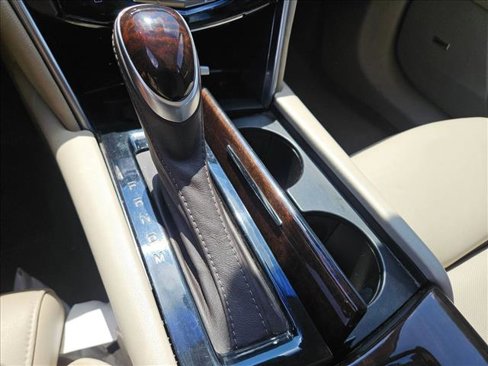 Used 2013 Cadillac XTS Premium image 16
