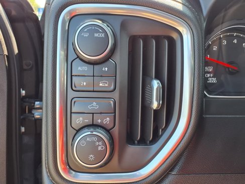 Used 2021 Chevrolet Silverado 1500 LT image 16