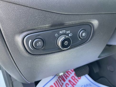 Used 2022 Chevrolet Equinox Premier image 17