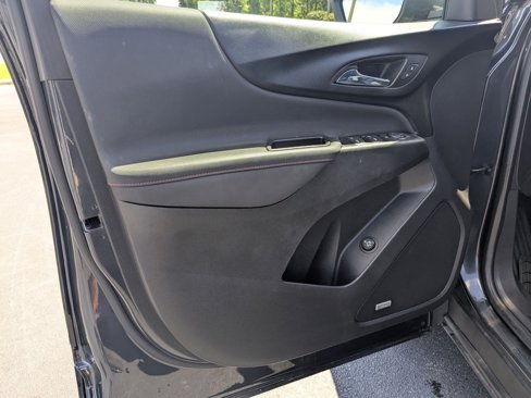 Used 2022 Chevrolet Equinox RS w/ RS Leather Package image 11