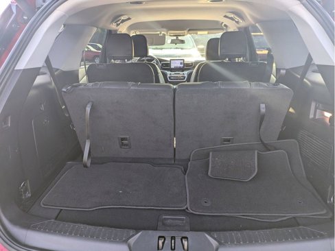 Certified 2022 Ford Explorer XLT w/ Equipment Group 202A image 10