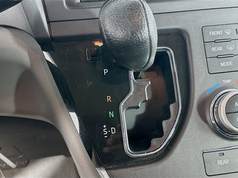 Used 2015 Toyota Sienna LE image 23