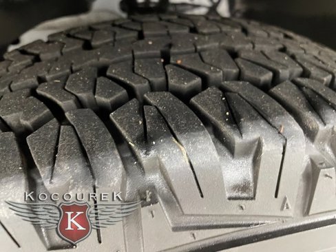 Used 2022 Jeep Cherokee Trailhawk image 8