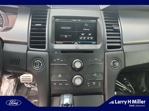 Used 2015 Ford Taurus SHO image 12