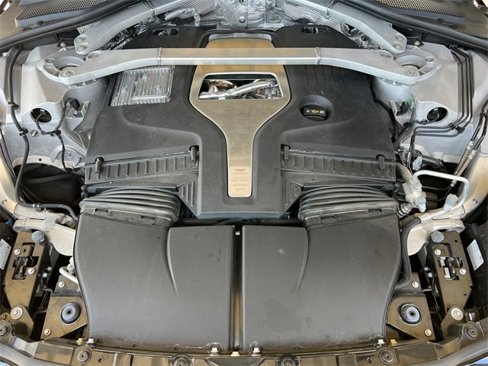 Used 2022 Aston Martin DBX image 19