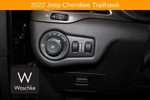 Used 2022 Jeep Cherokee Trailhawk image 25