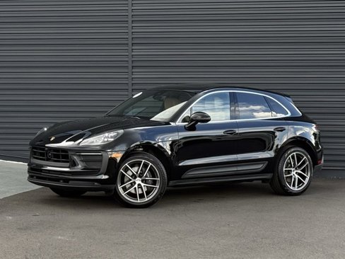Certified 2025 Porsche Macan image 1
