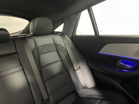 Certified 2024 Porsche Macan image 15