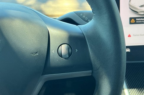 Used 2021 Tesla Model Y Performance image 32