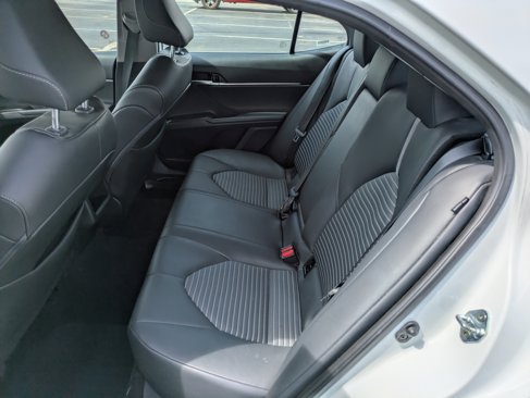 Used 2024 Toyota Camry SE image 13