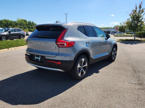 New 2025 Volvo XC40 B5 Core w/ Protection Package Premier image 7