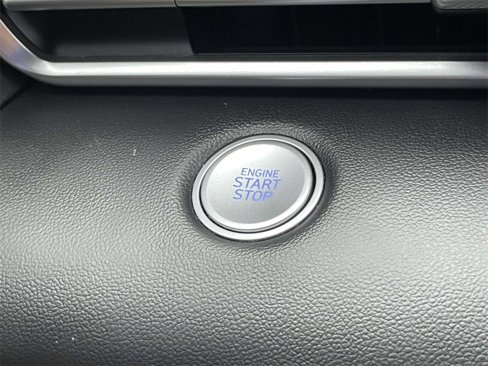 Certified 2023 Hyundai Elantra SEL image 22