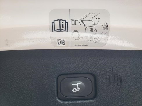 Used 2019 Ford Edge Titanium image 6