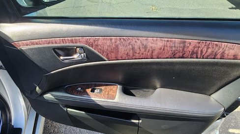 Used 2011 Toyota Avalon image 18