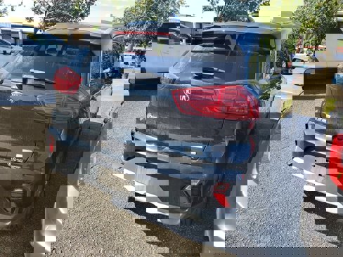 Used 2020 Kia Niro Touring image 4