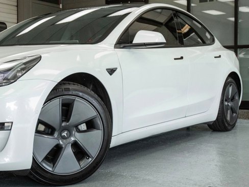 Used 2021 Tesla Model 3 Standard Range Plus image 13