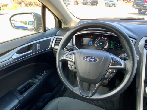 Used 2019 Ford Fusion SE image 39