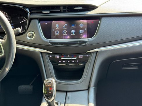 Used 2017 Cadillac XT5 Luxury w/ Driver Awareness Package image 13