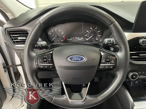 Used 2022 Ford Escape SE w/ Cold Weather Package image 14