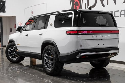 Used 2023 Rivian R1S Adventure image 16